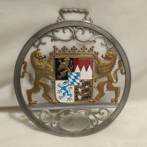 BAYERISCHES STAATSWAPPEN WINDOW WALL HANGING WILHELM SCHWEIZER